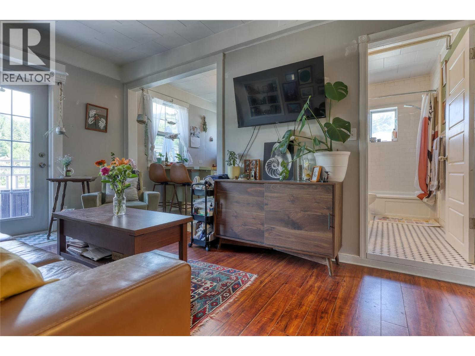 #10 2044 WASHINGTON Street - 6