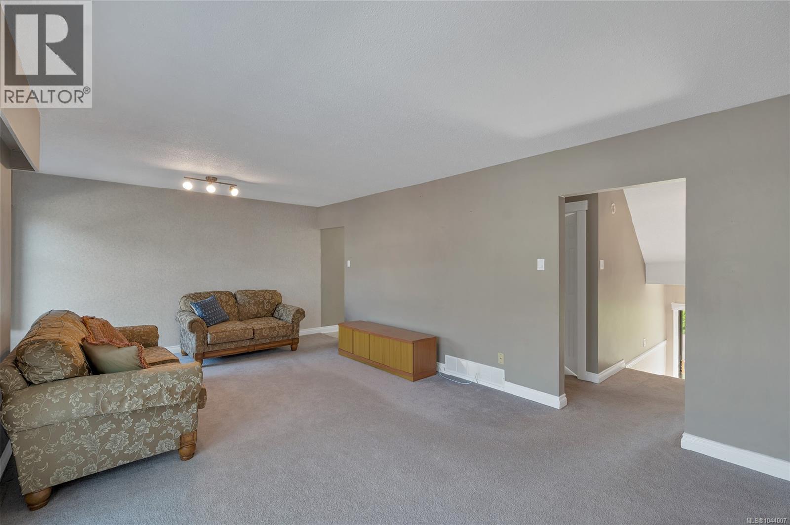 81 McKay Cres - 33