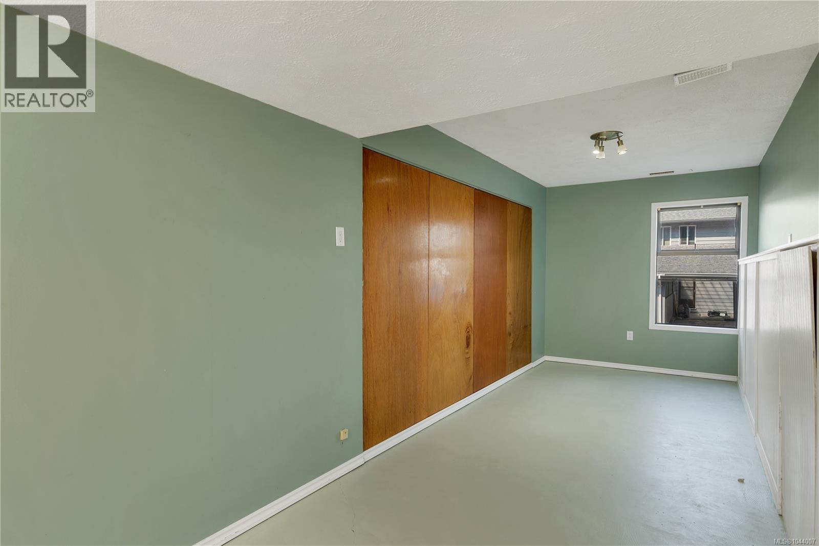 81 McKay Cres - 44