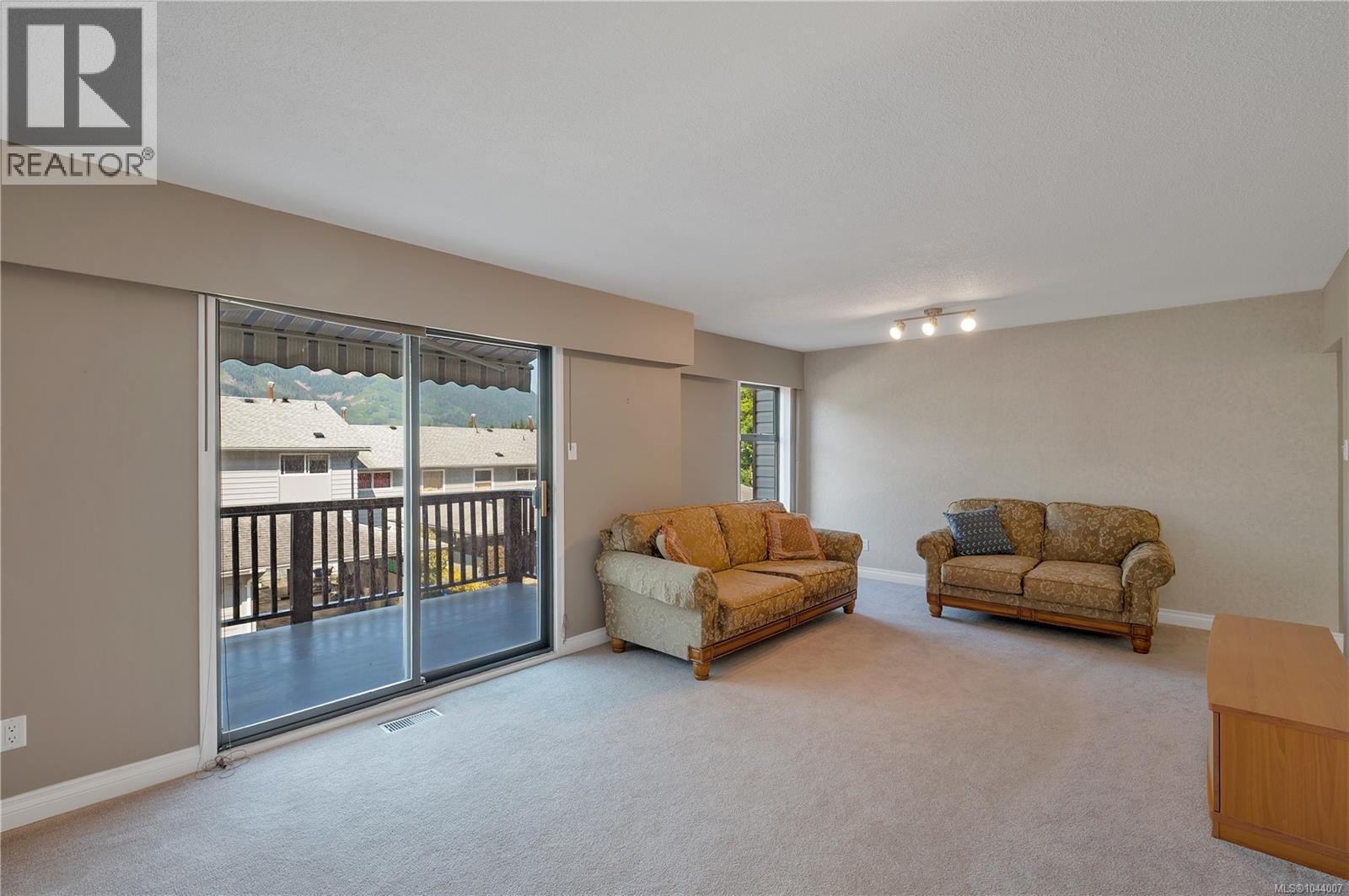 81 McKay Cres - 32
