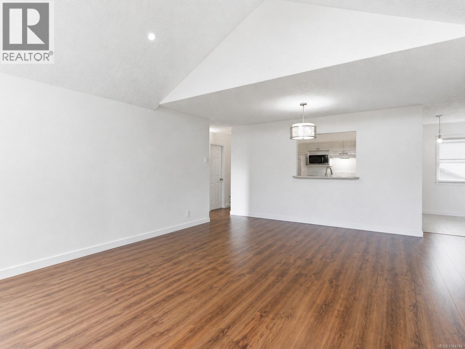 #9 571 Bradley St - 10