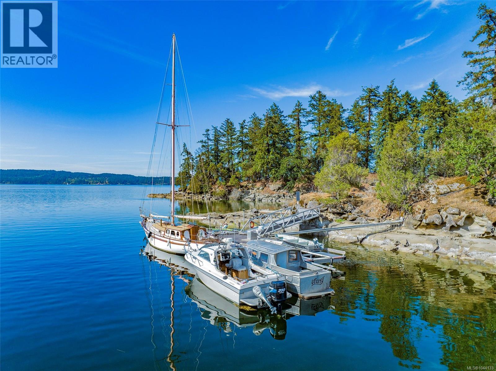 1 Eaglet Island, Decourcy Island