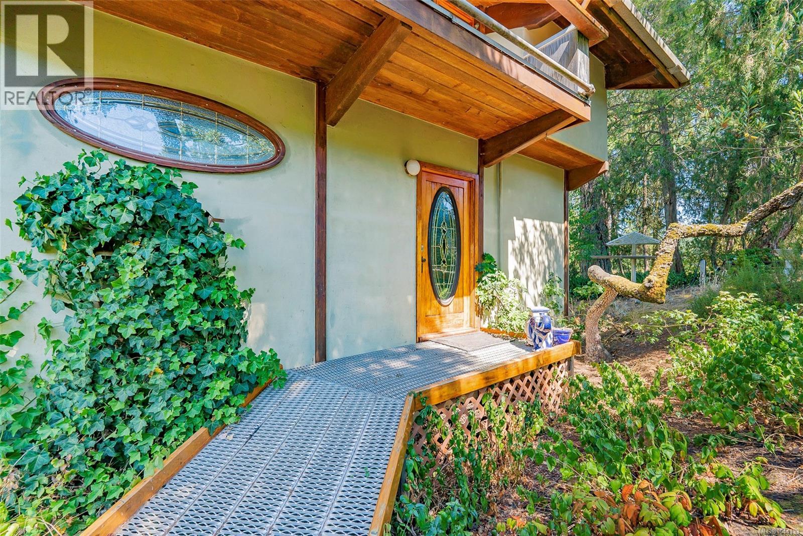 1 Eaglet Island, Decourcy Island