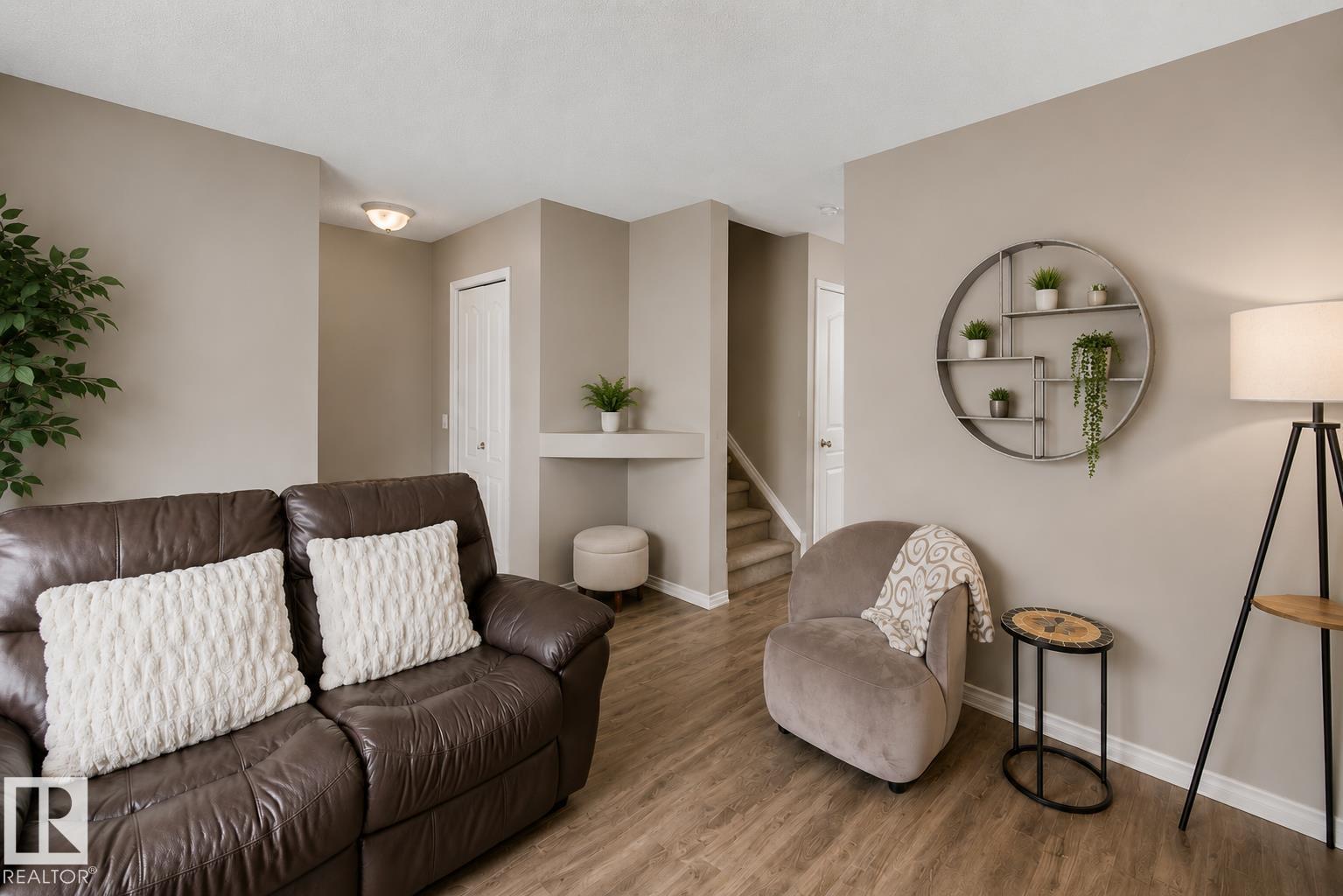 16114 43 ST NW - 5