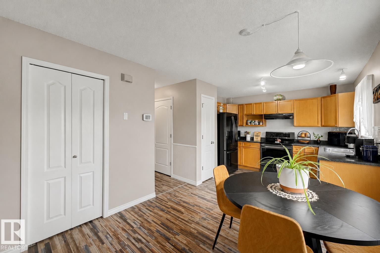 16114 43 ST NW - 8