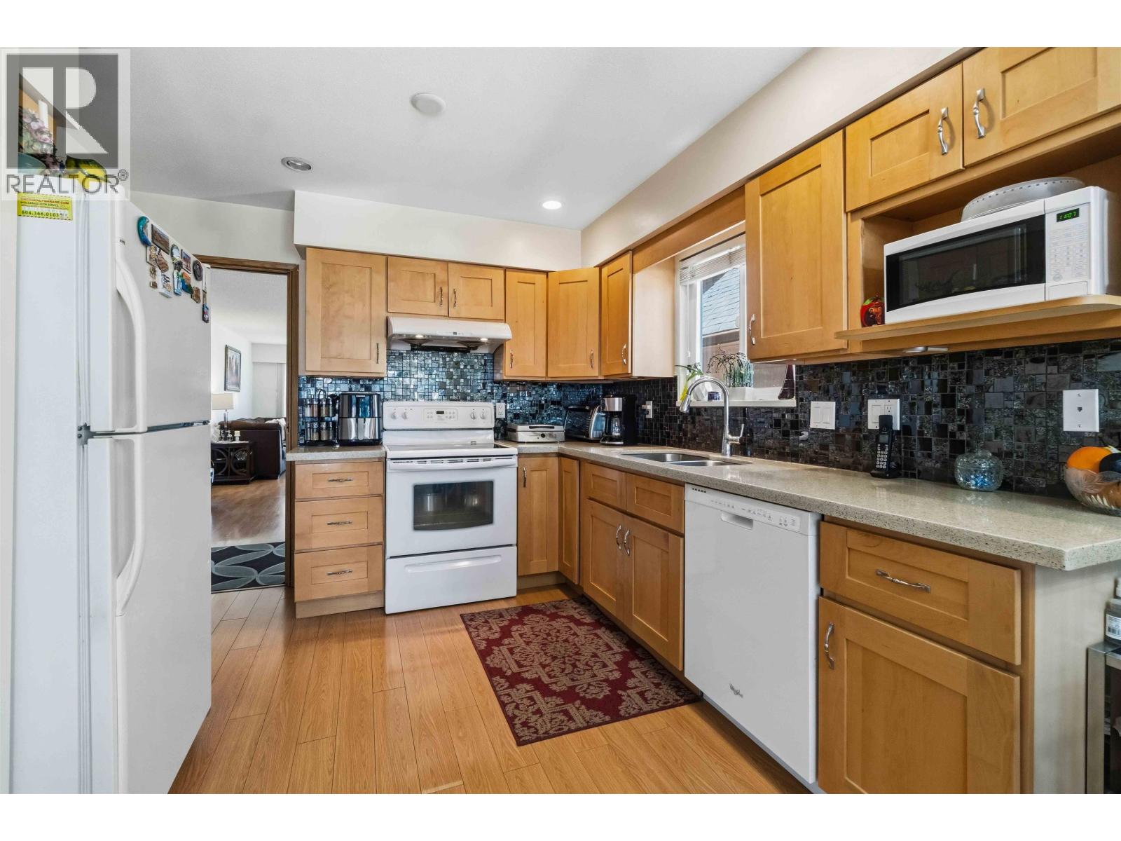 5 Bed, 3 Bath House for Sale in Vancouver – 549 E 56TH AVENUE, Vancouver – MLS# R3149539 - Image 11
