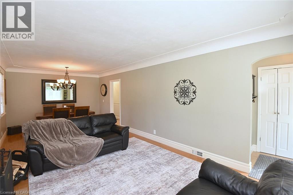 16 GRANT Boulevard - Image 10