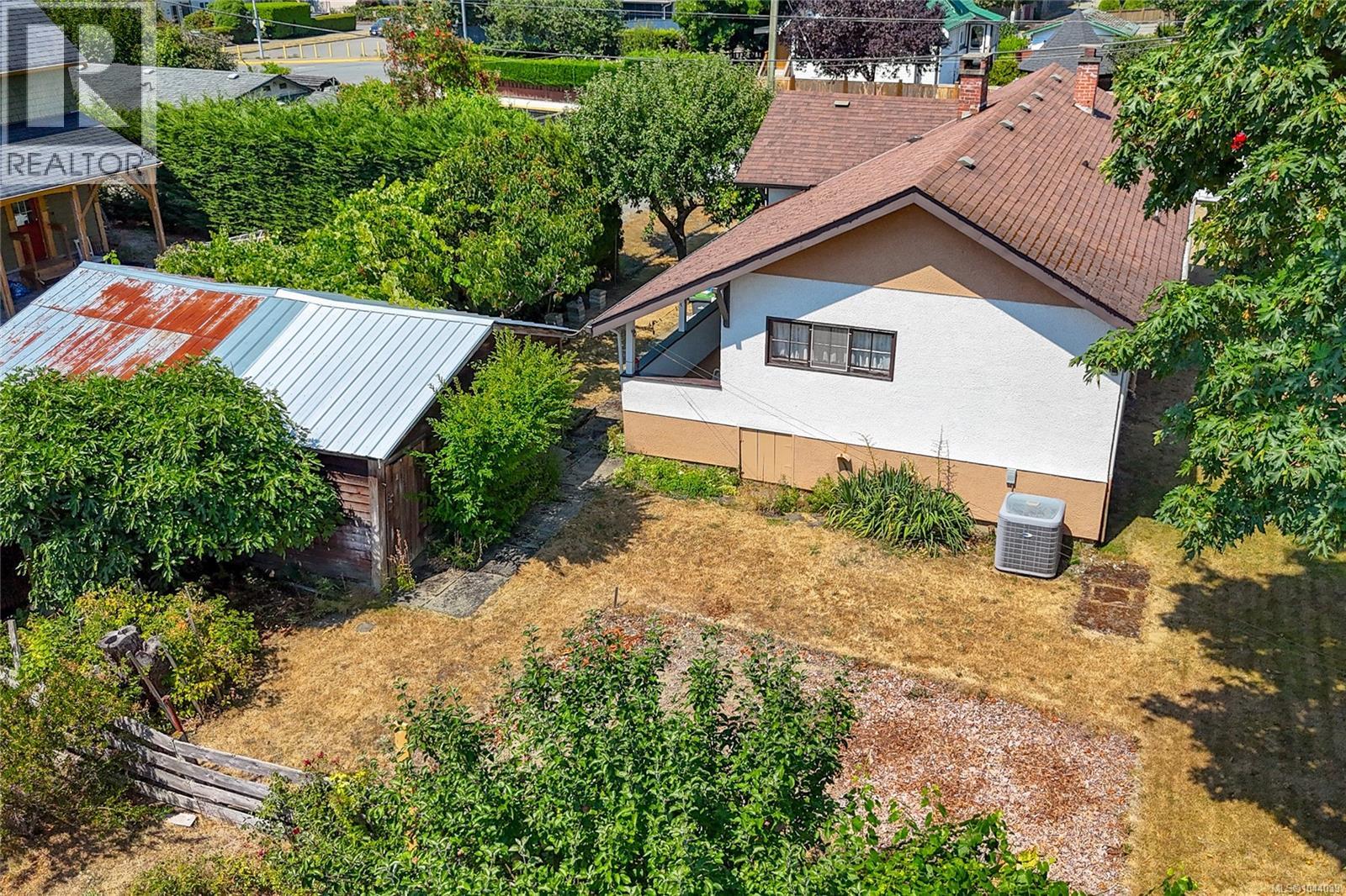 720 Marchmont Rd - 44