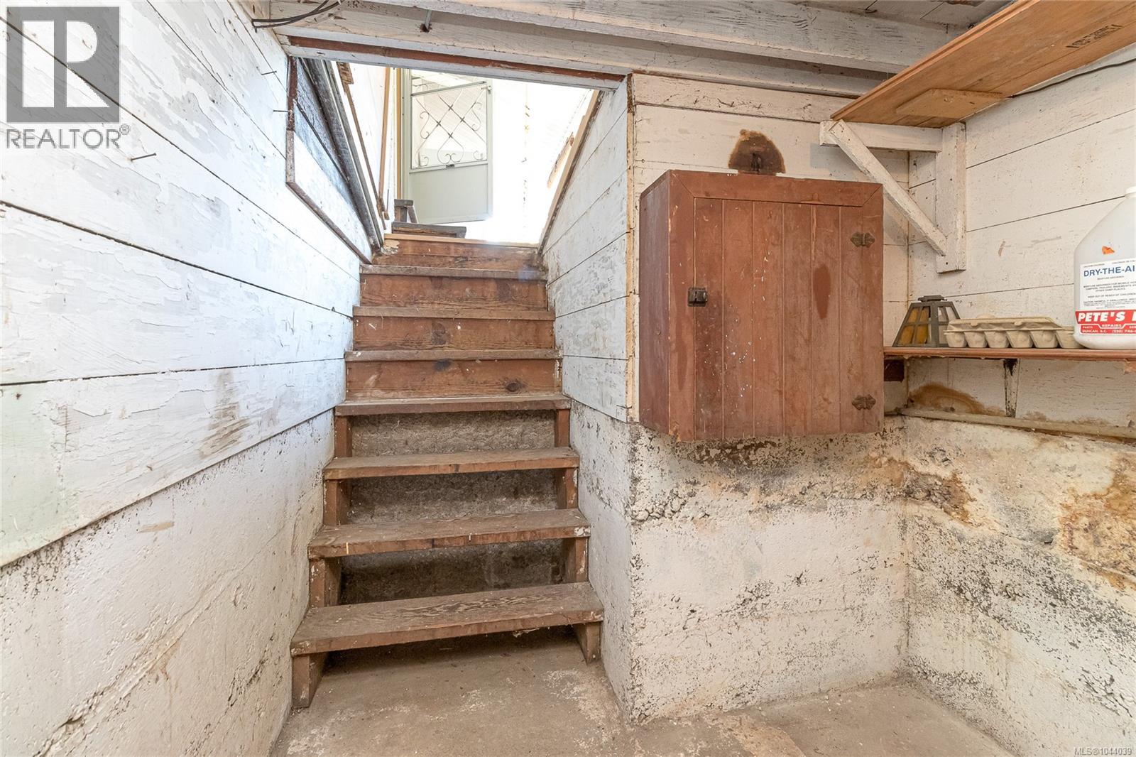 720 Marchmont Rd - 38