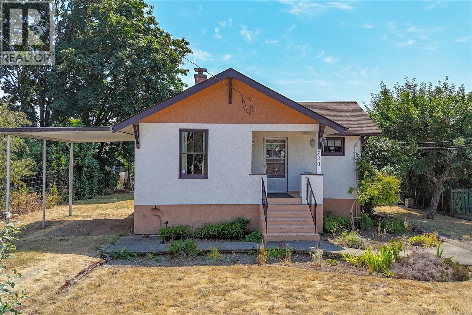 720 Marchmont Rd - 1