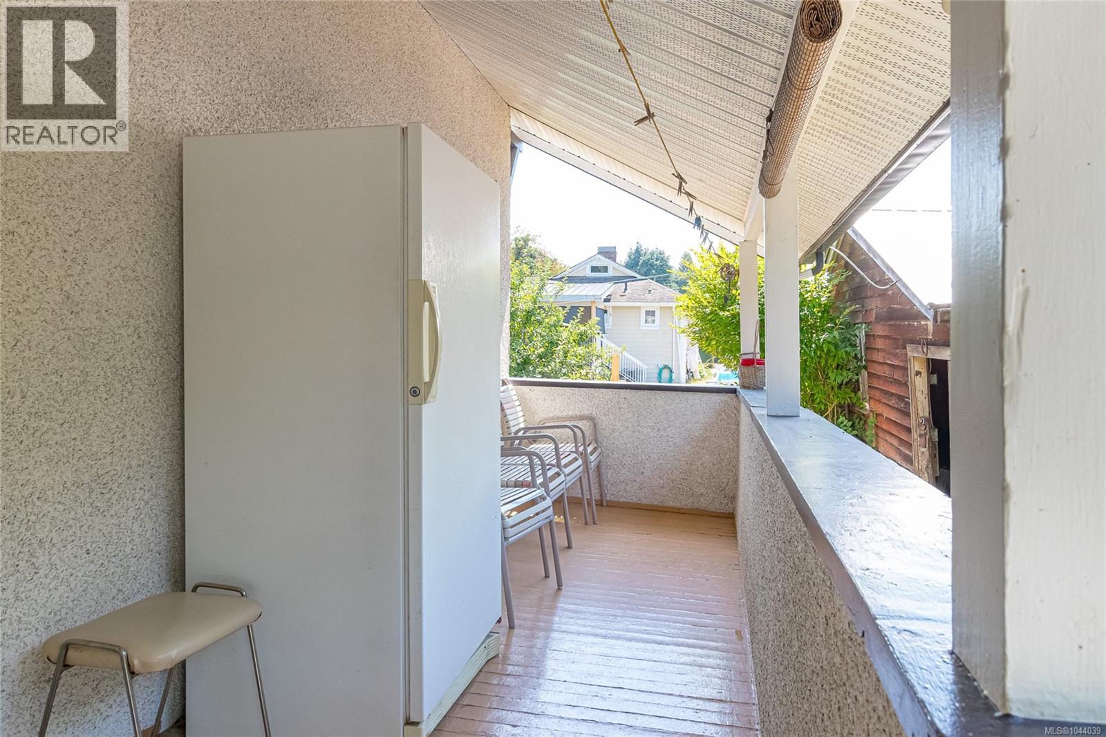 720 Marchmont Rd - 36