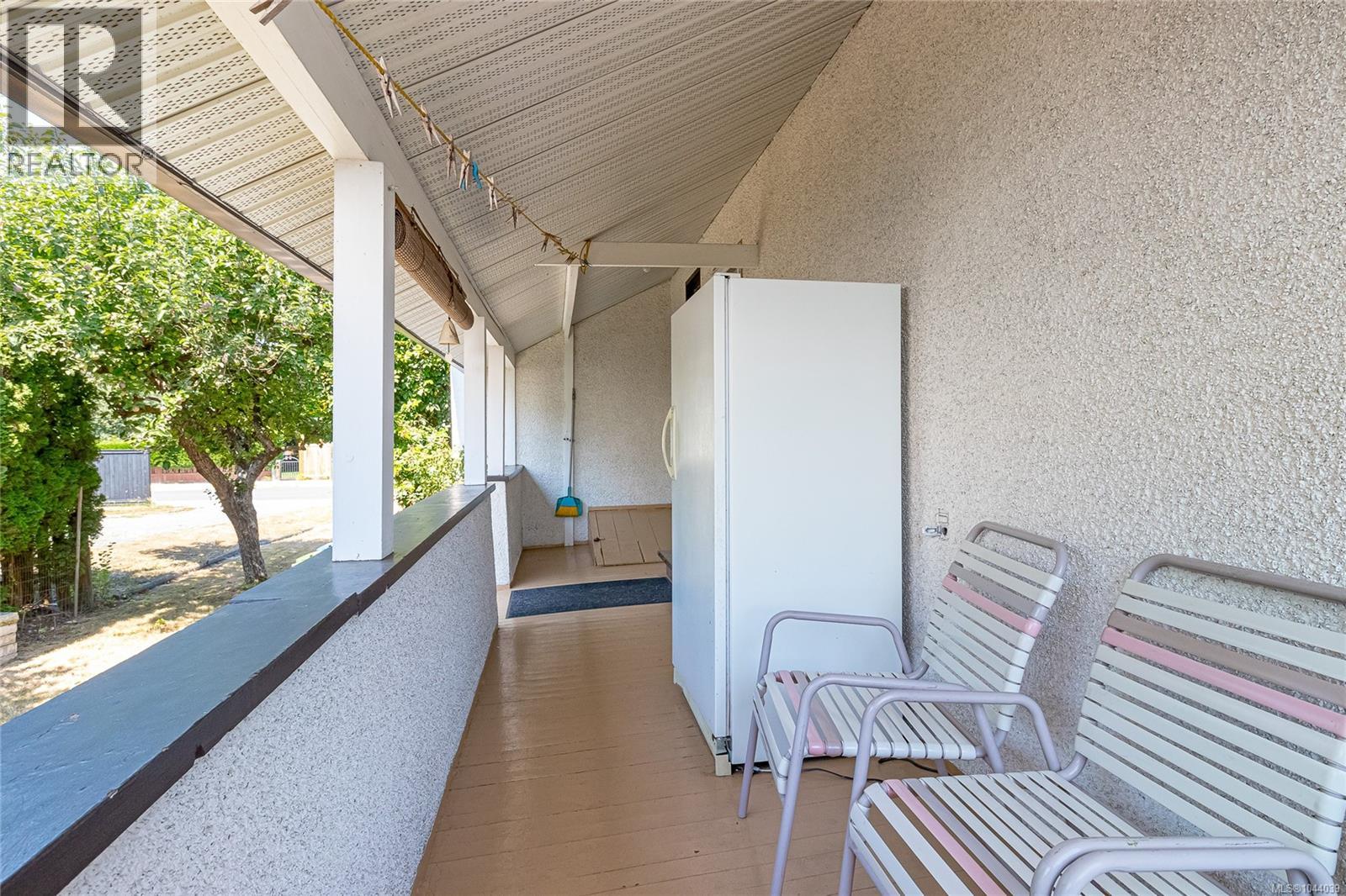 720 Marchmont Rd - 35