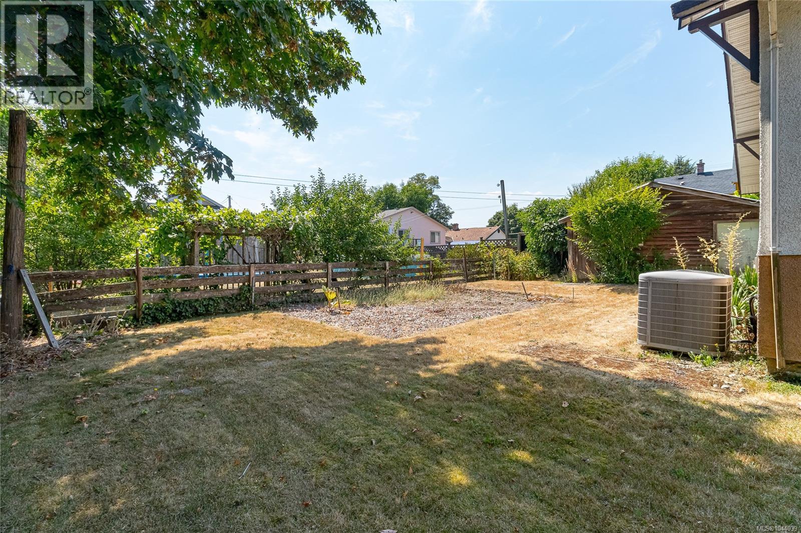 720 Marchmont Rd - 45