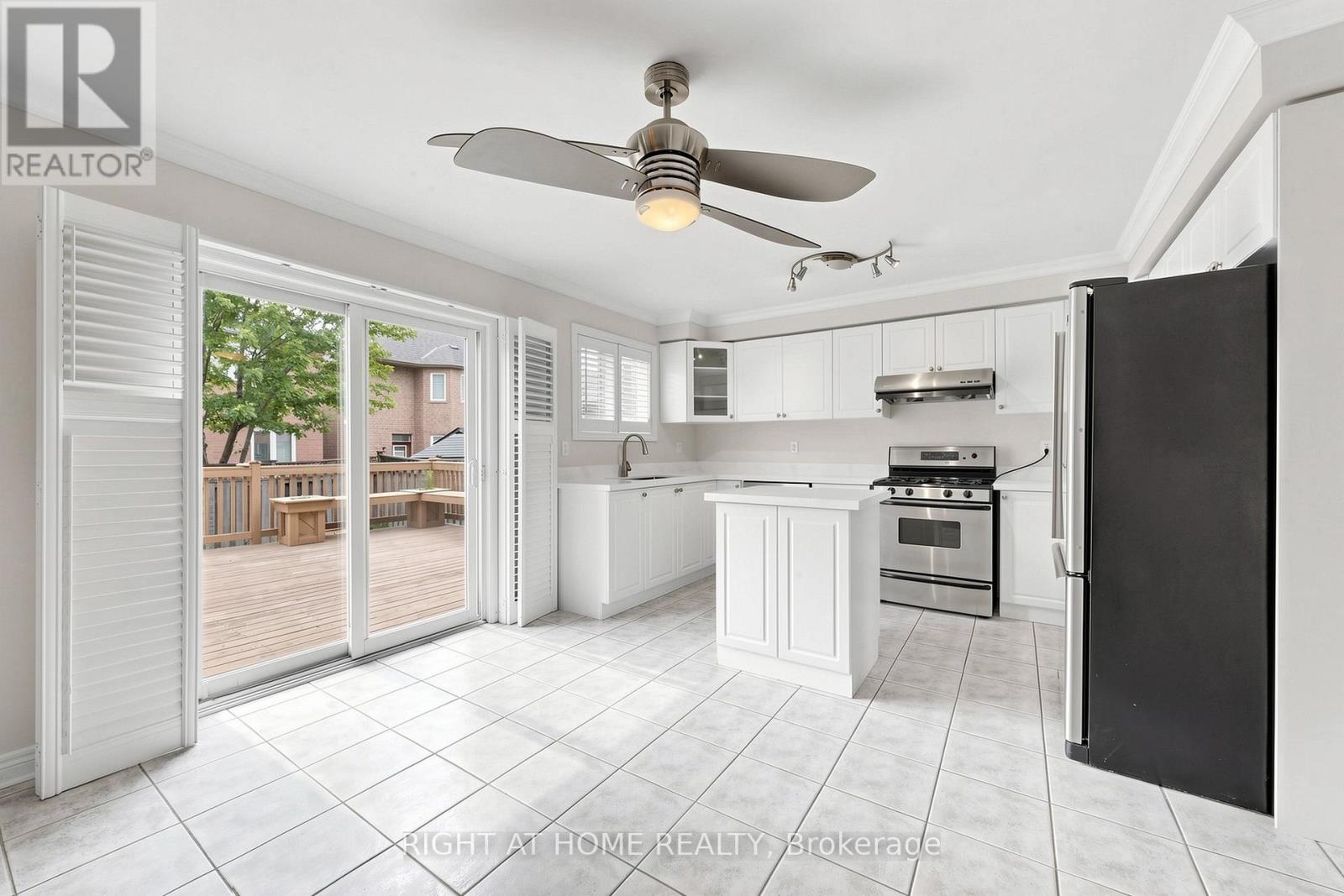 204 EVERETT STREET - 15