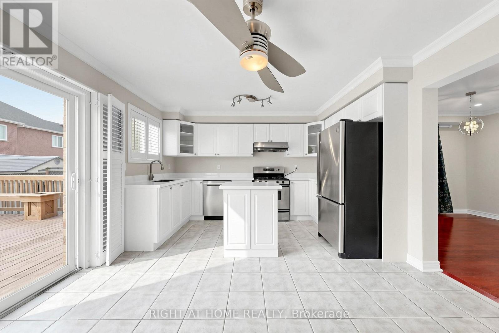 204 EVERETT STREET - 16