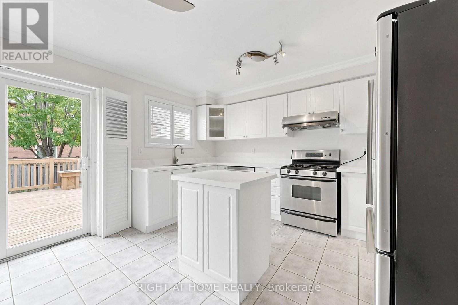 204 EVERETT STREET - 21