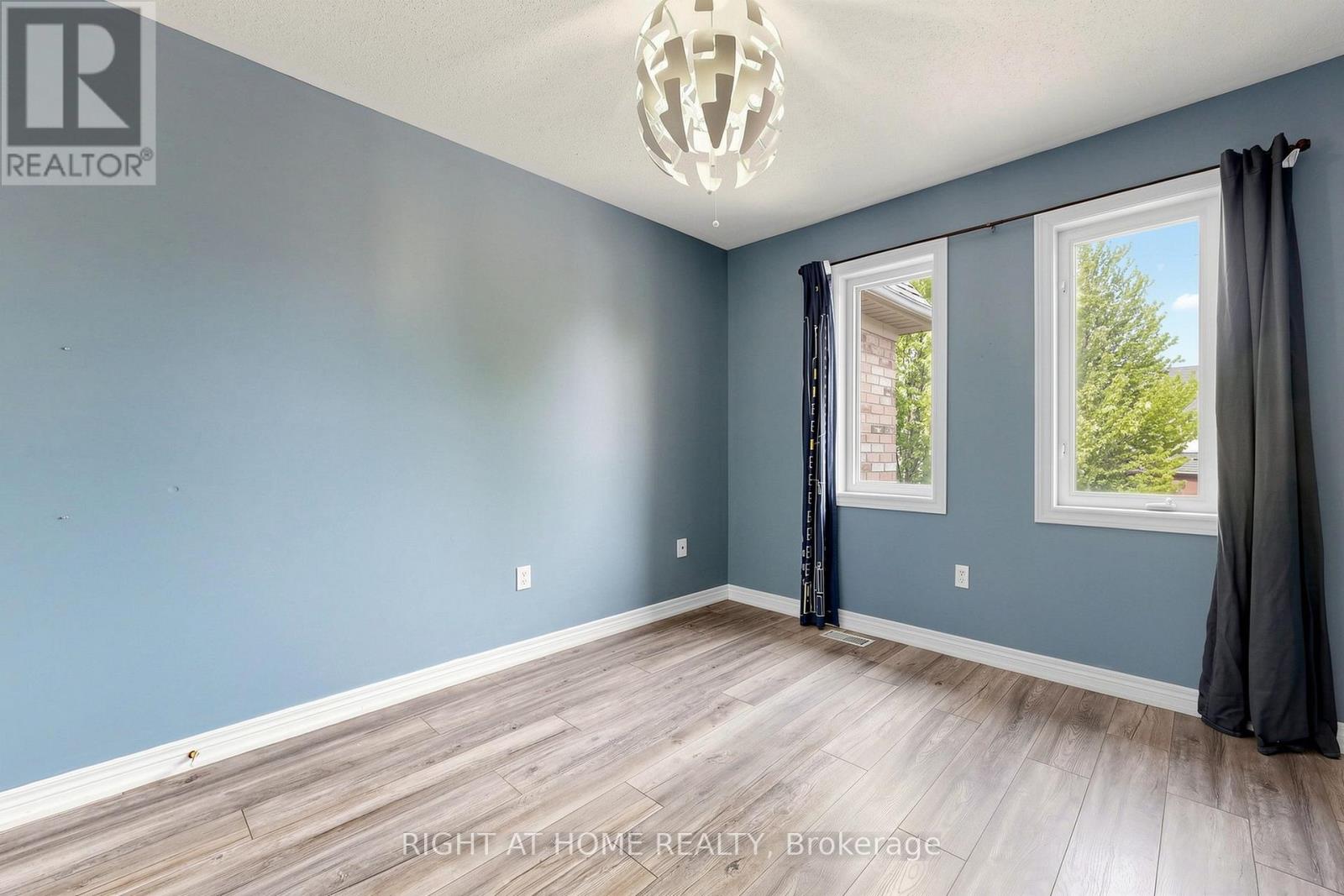 204 EVERETT STREET - 32