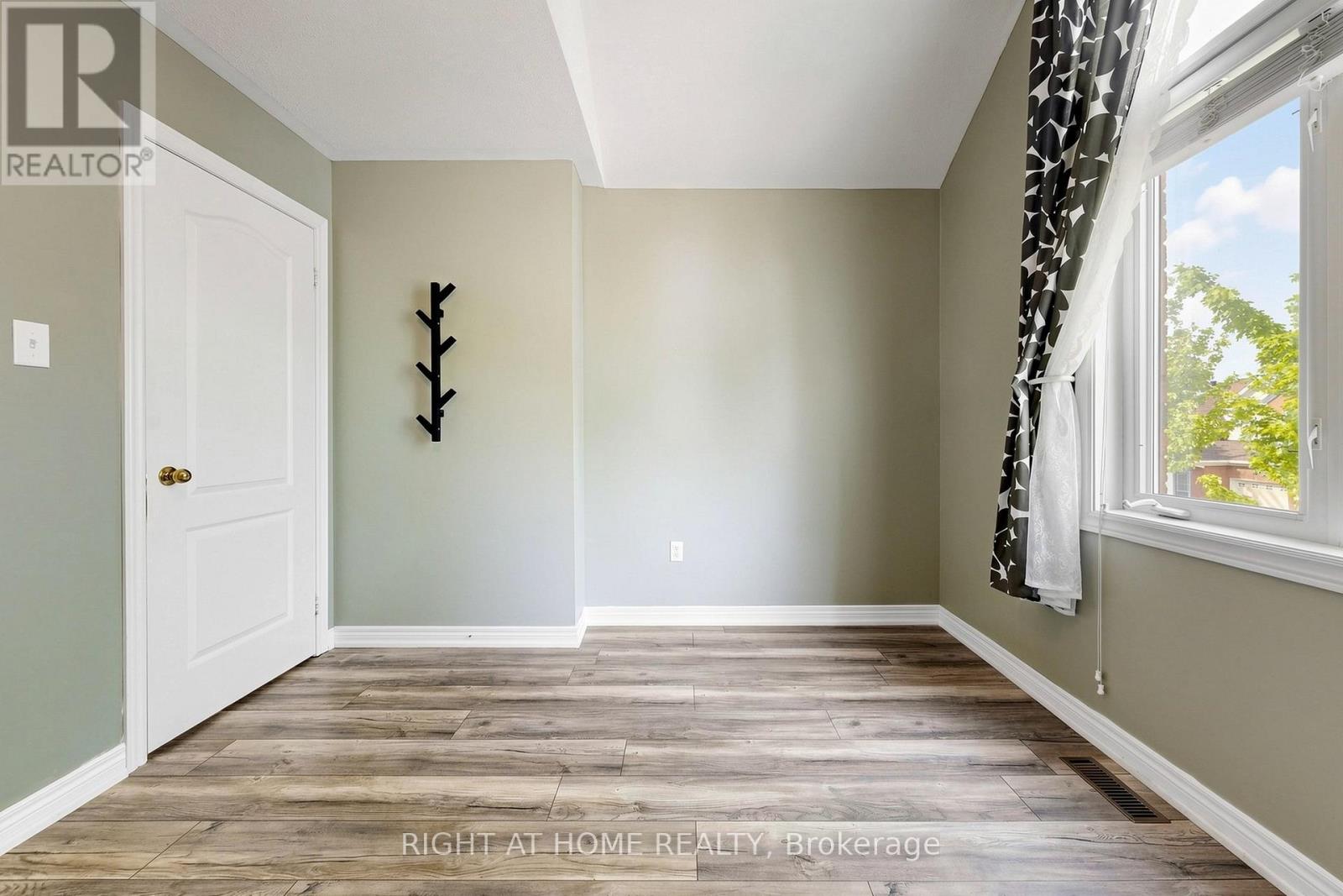 204 EVERETT STREET - 33