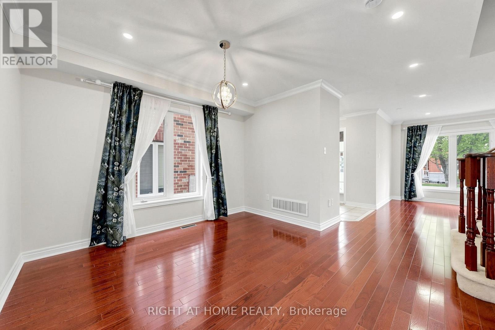 204 EVERETT STREET - 9