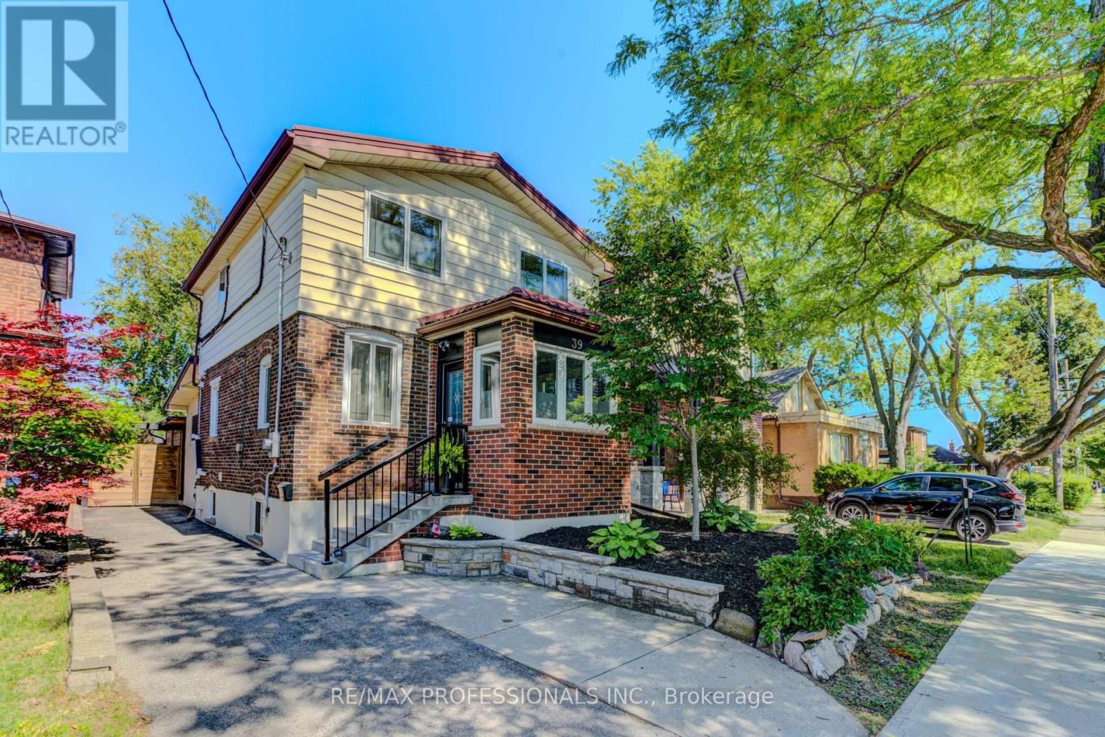 39 ROSEMEADE AVENUE - 1