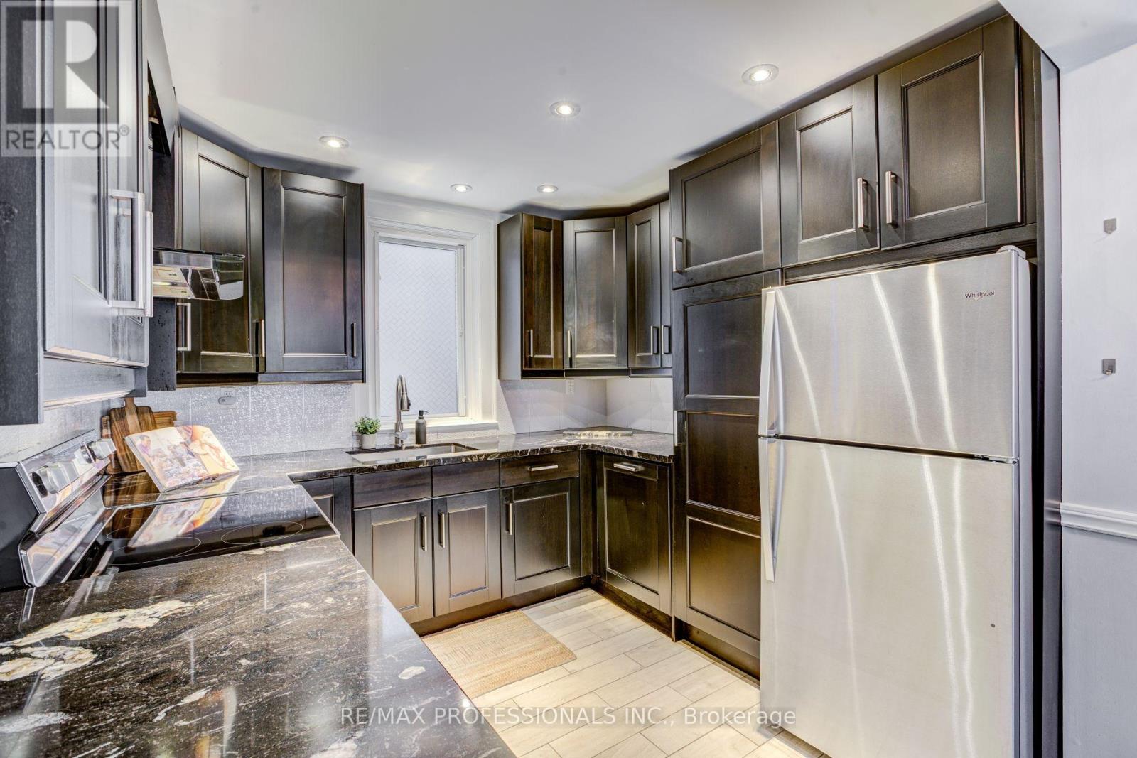39 ROSEMEADE AVENUE - 12