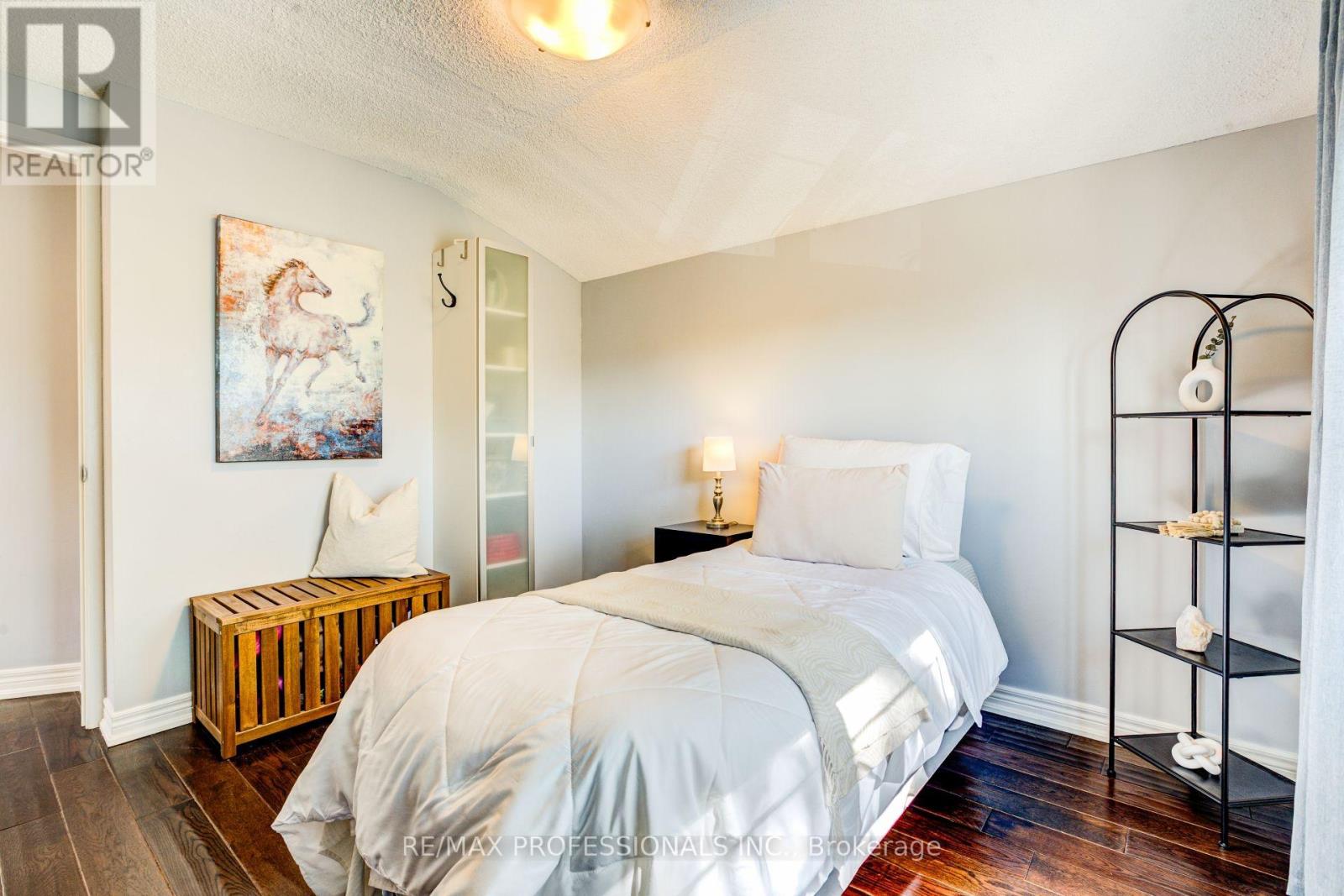 39 ROSEMEADE AVENUE - 20