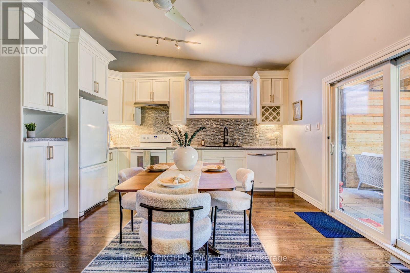 39 ROSEMEADE AVENUE - 22