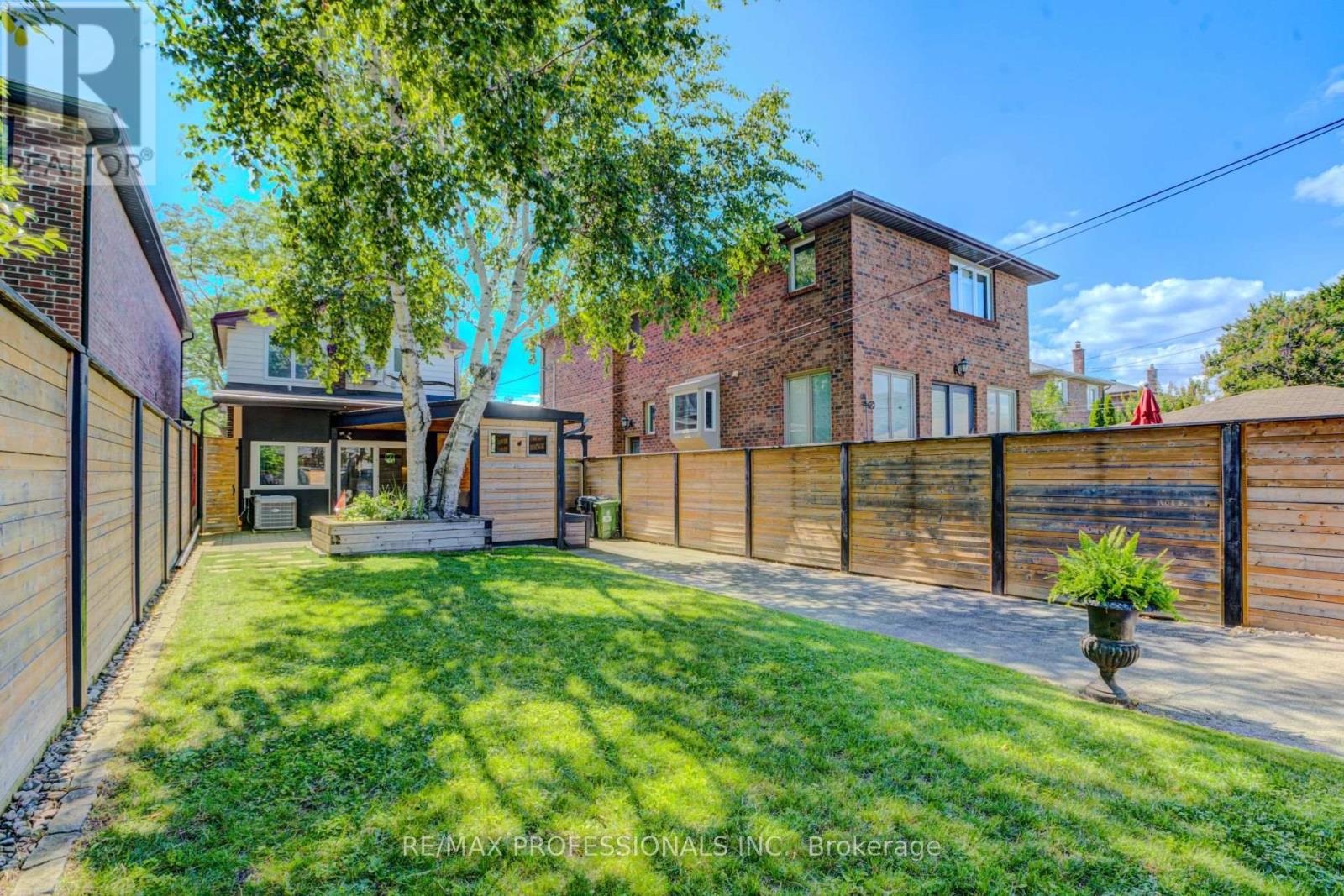39 ROSEMEADE AVENUE - 44