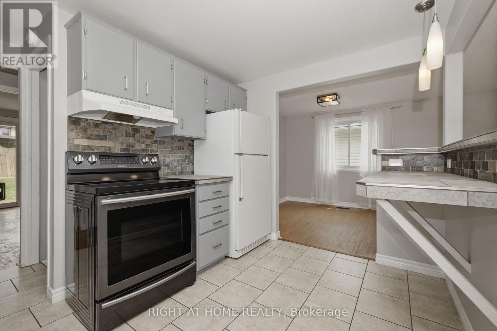 197 PINEDALE DRIVE - 10