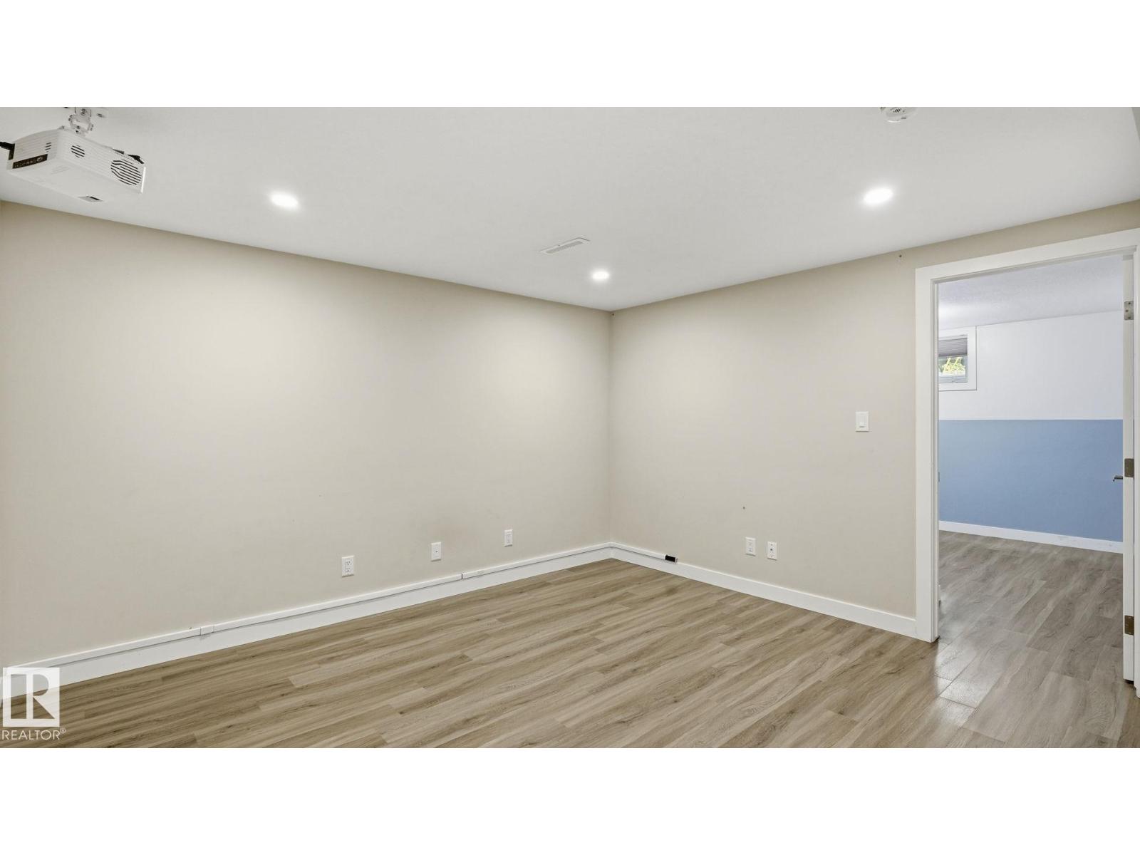 12002 39 ST NW - Image 17