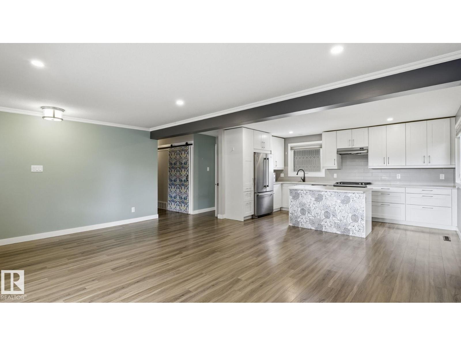 12002 39 ST NW - 5
