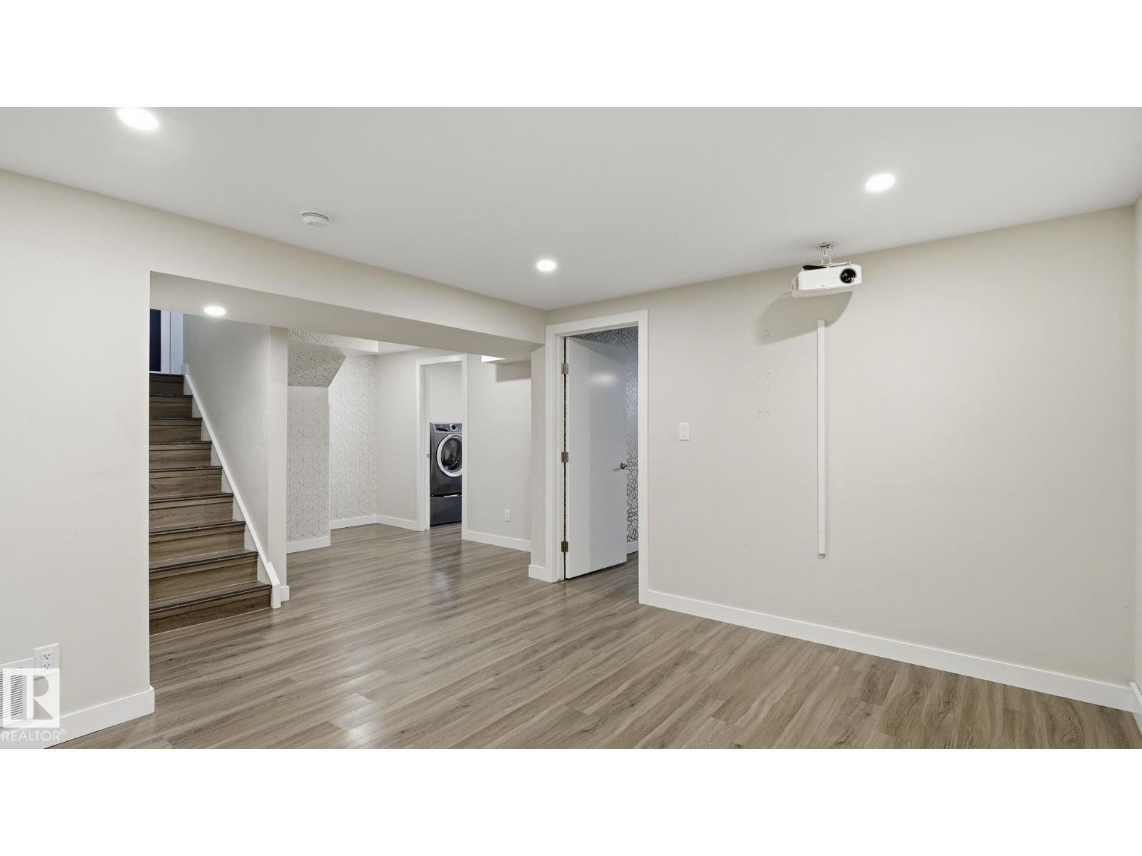 12002 39 ST NW - 18