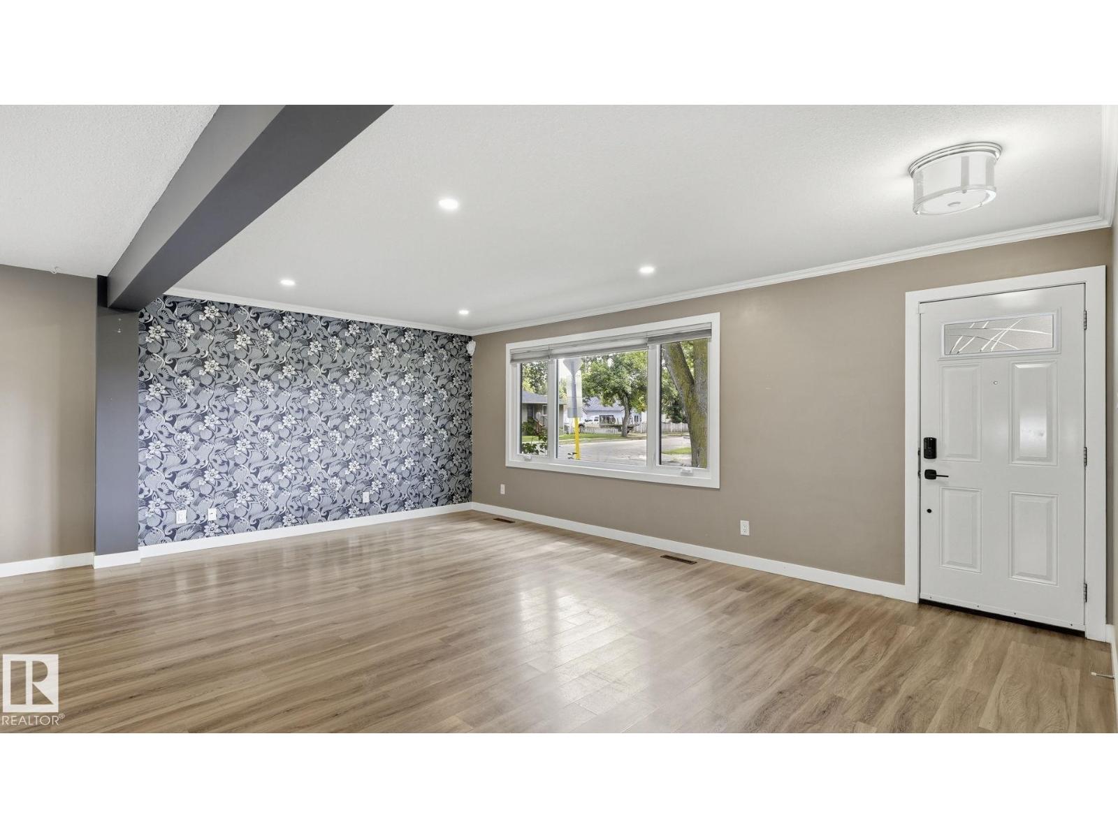 12002 39 ST NW - 8