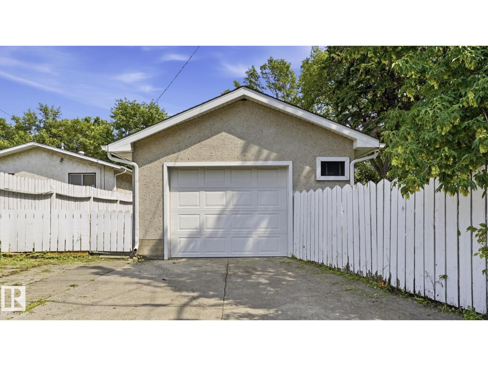12002 39 ST NW - 34