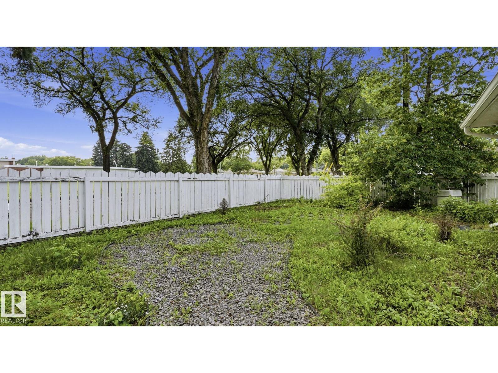 12002 39 ST NW - 29