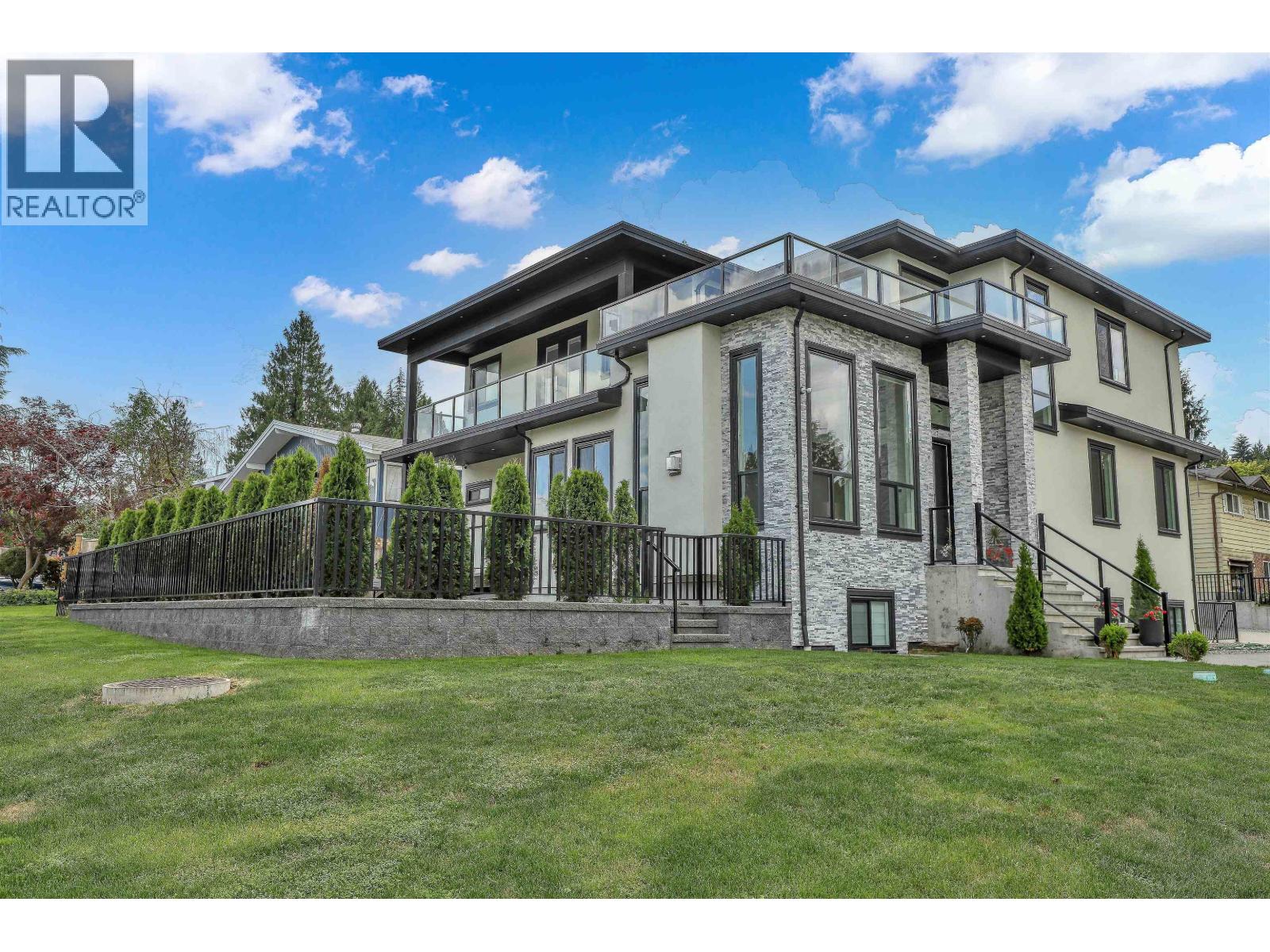 8 Bed, 9 Bath House for Sale in Port Coquitlam – 1938 CONNAUGHT AVENUE, Port Coquitlam – MLS# R3130908 - Image 23