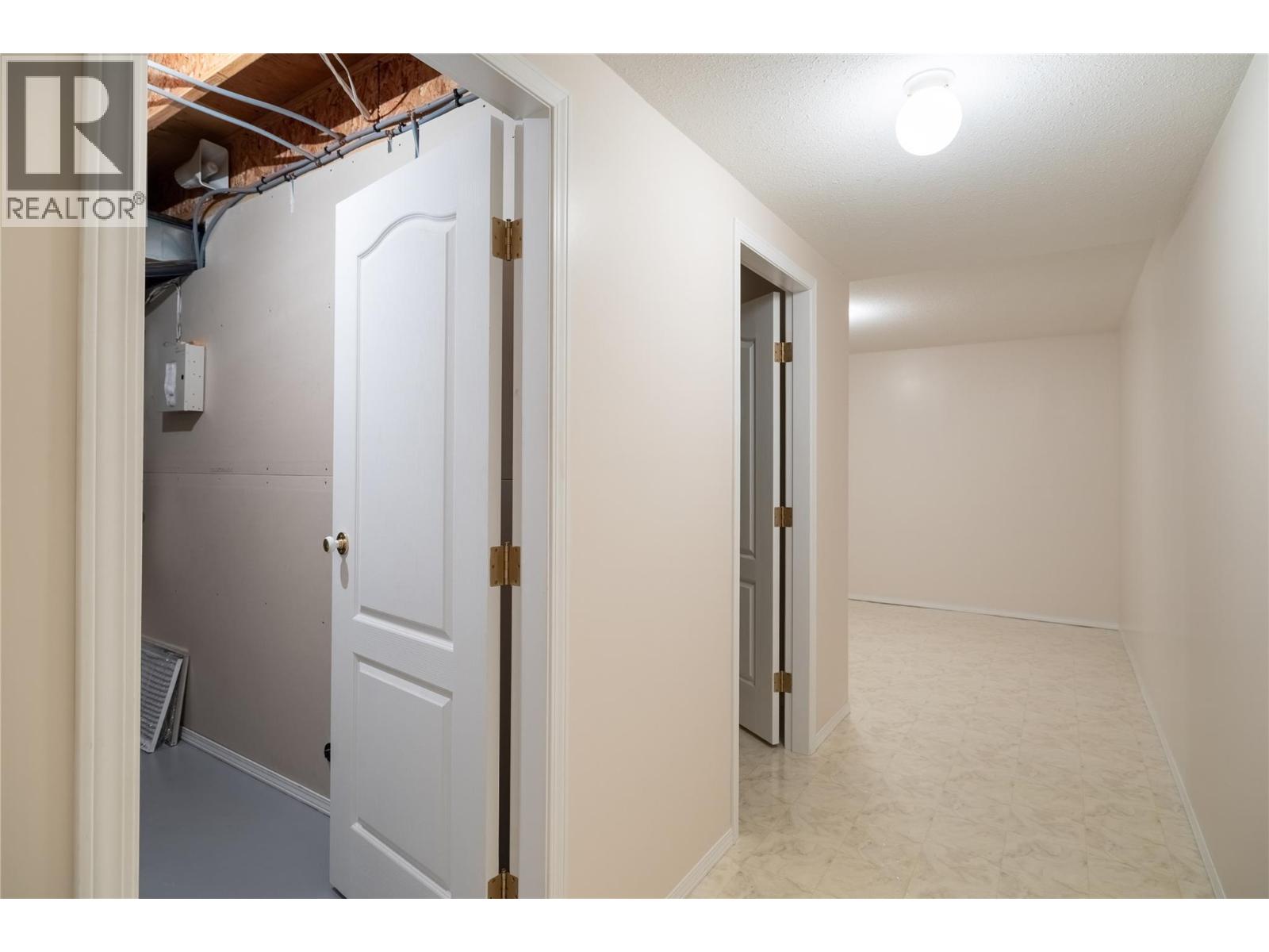 8770 Clerke Road - 26