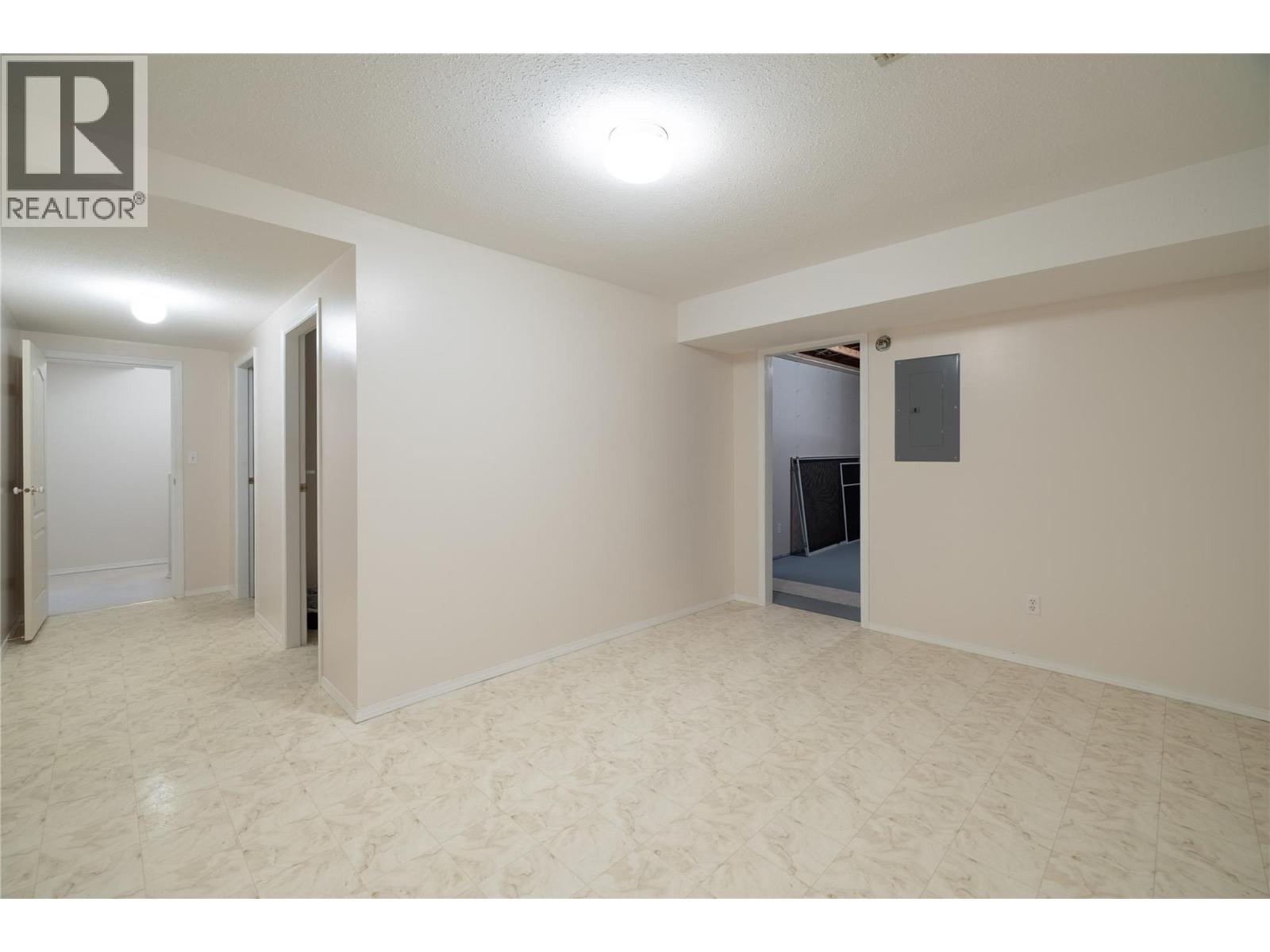 8770 Clerke Road - 28