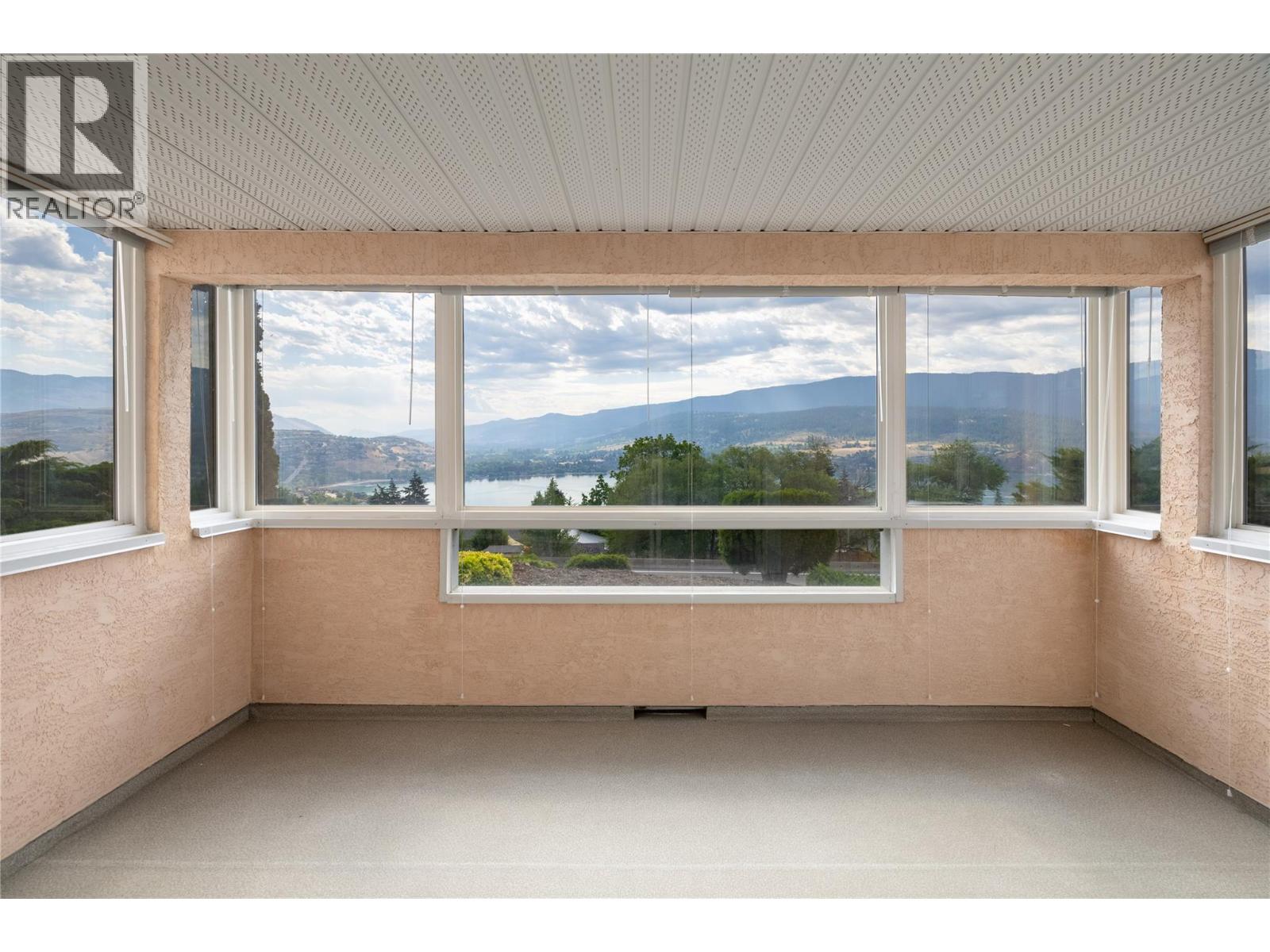 8770 Clerke Road - 21