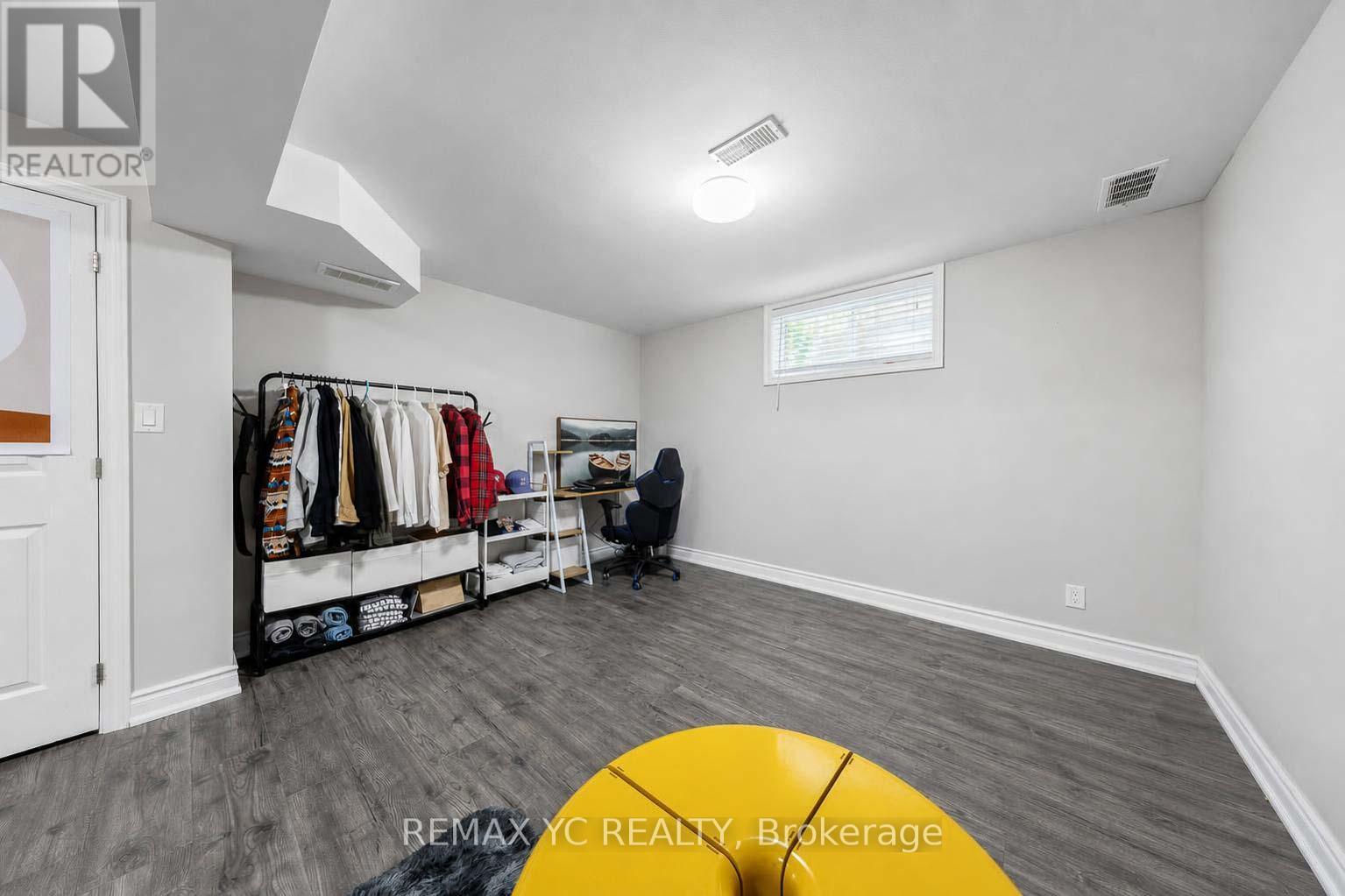 93 HOLLY MEADOW ROAD - 33