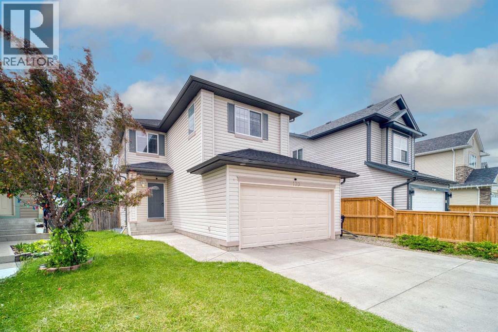 130 Somerglen Way SW - 3