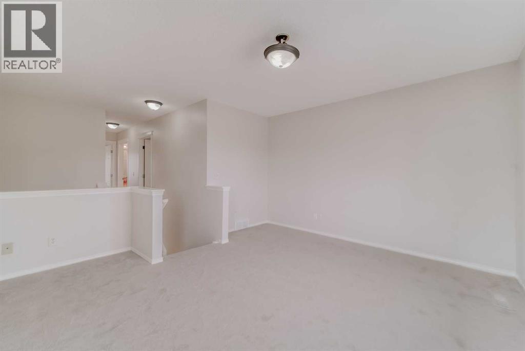 130 Somerglen Way SW - 32