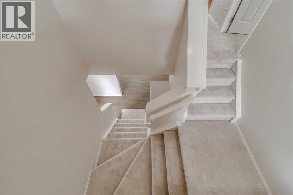 130 Somerglen Way SW - 45