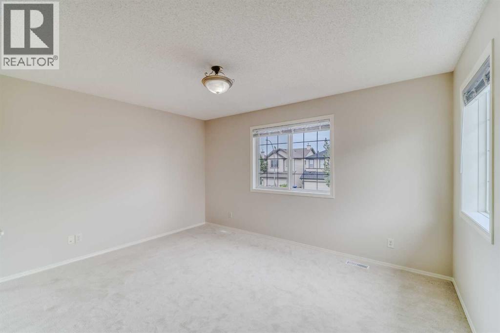 130 Somerglen Way SW - 46