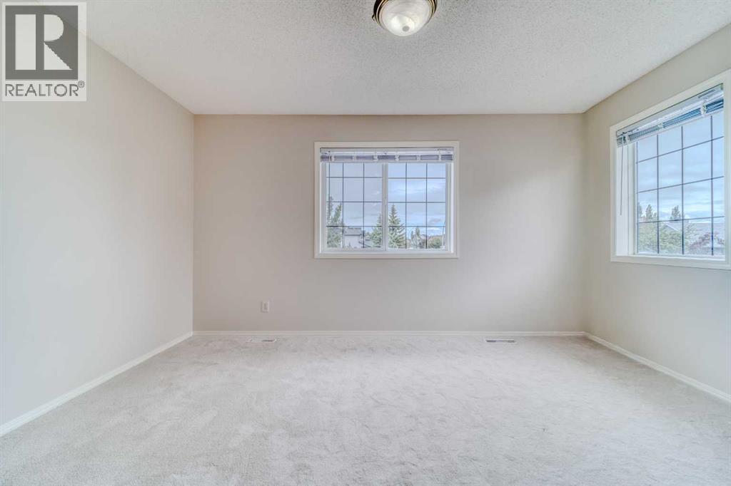 130 Somerglen Way SW - 47