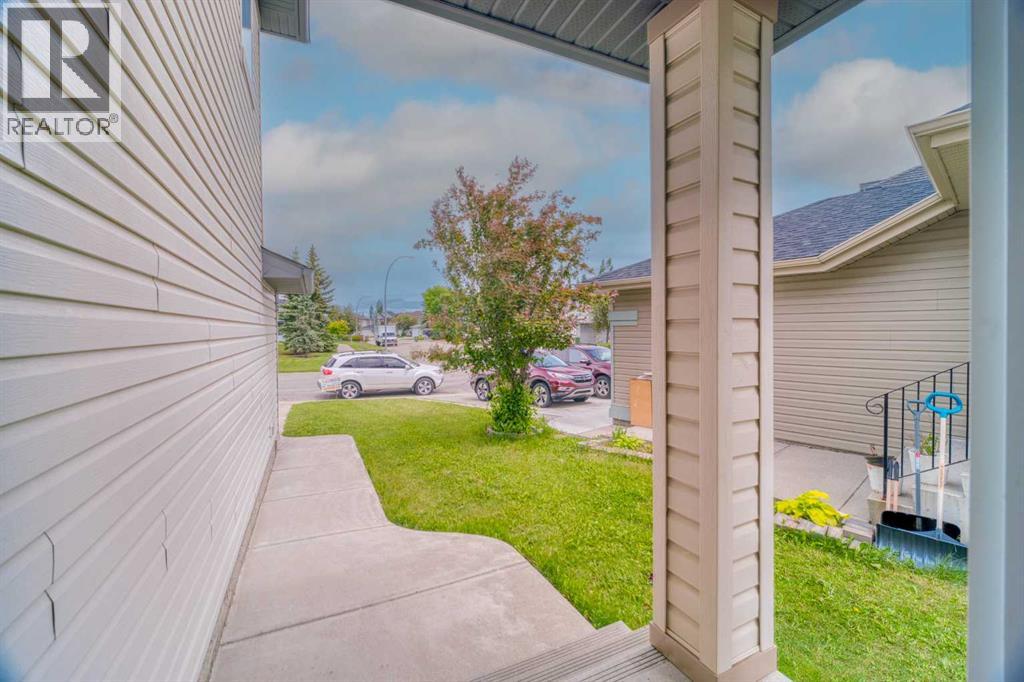 130 Somerglen Way SW - 49