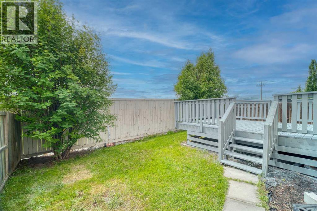 130 Somerglen Way SW - 7