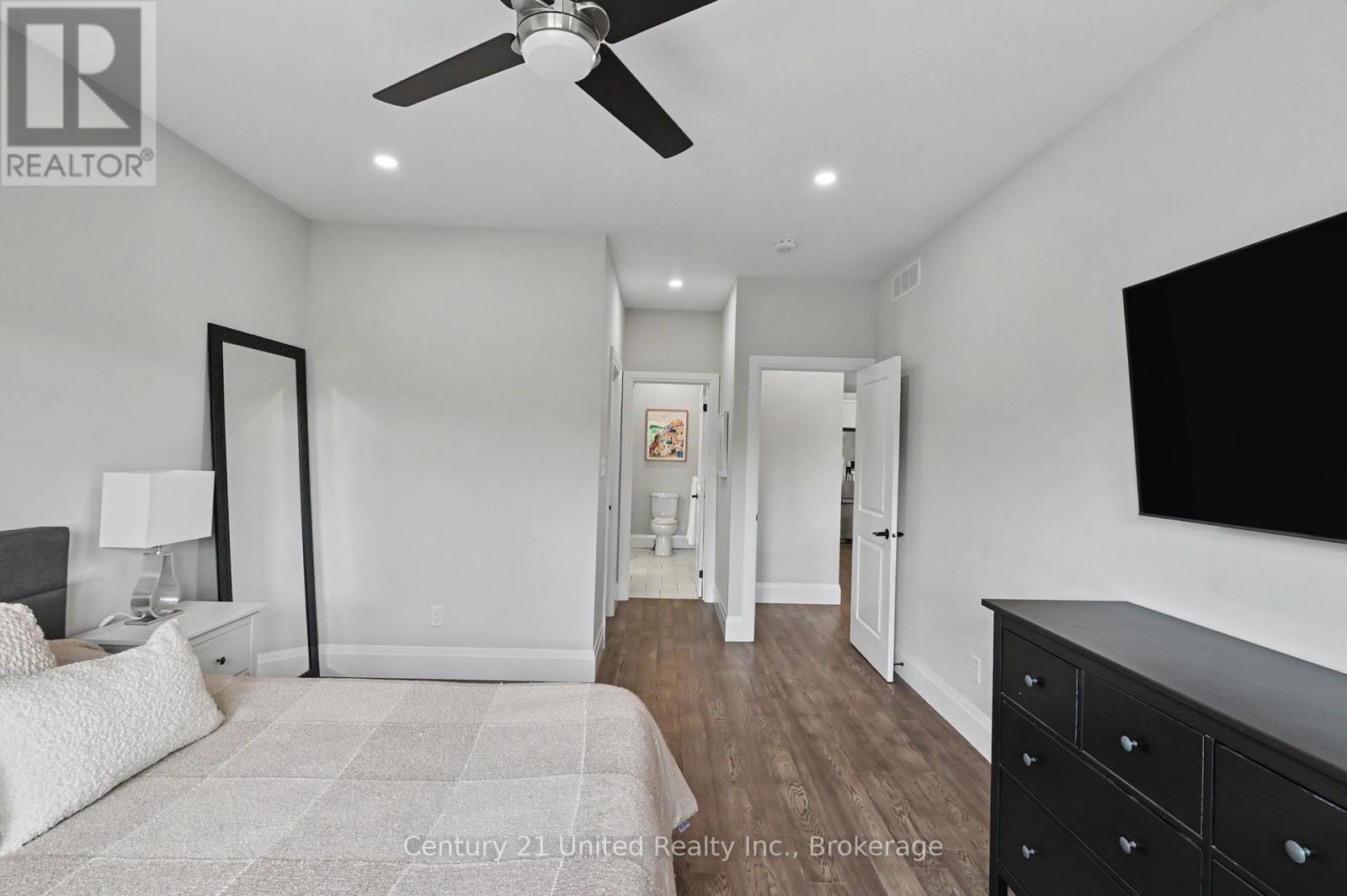 606 SETTLERS RIDGE - 16