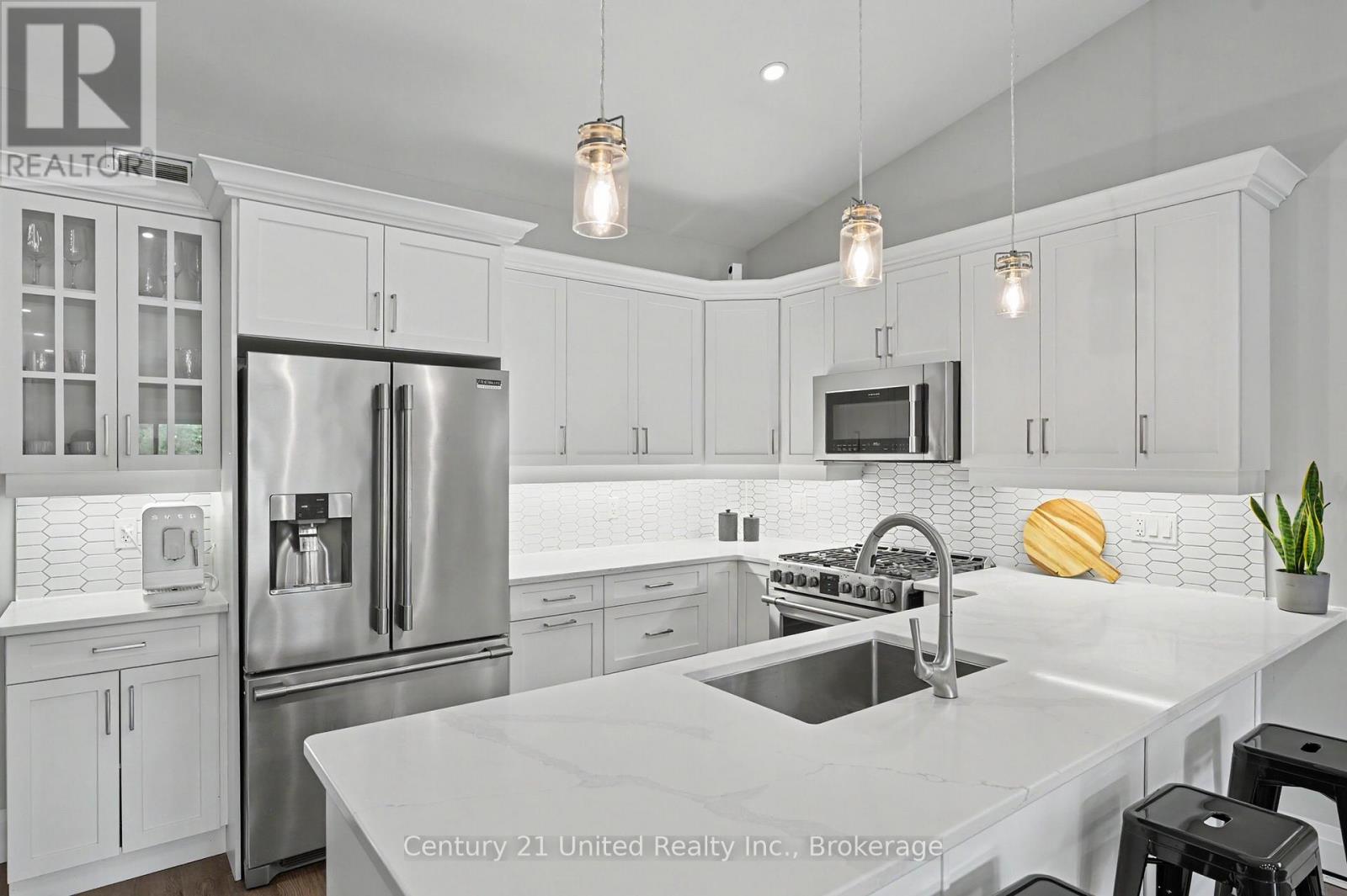 606 SETTLERS RIDGE - 4