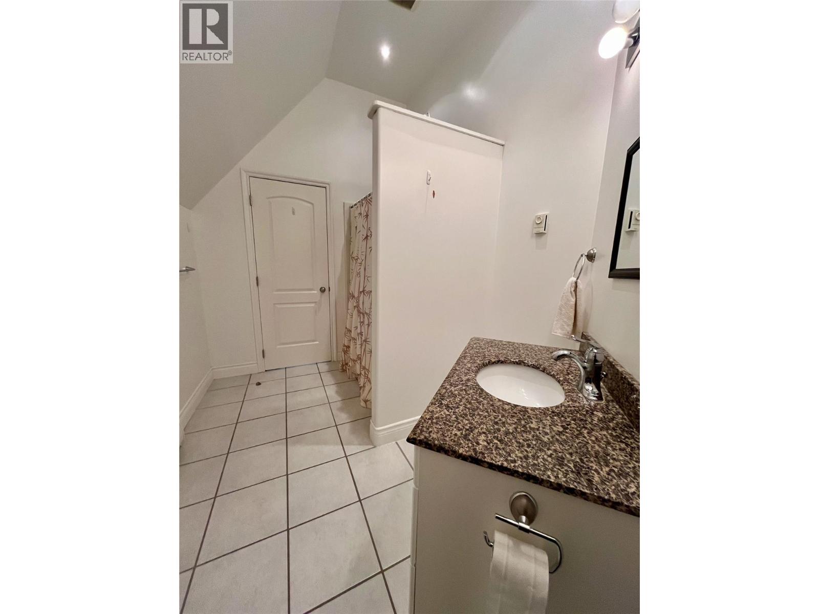7475 6 Highway - 20